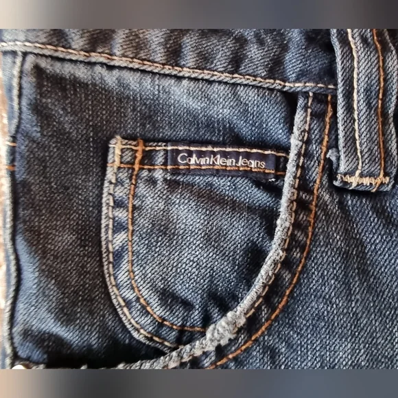 Calvin Klein blue jeans low rise, straight leg, size 8, unique back pockets - Picture 11 of 16
